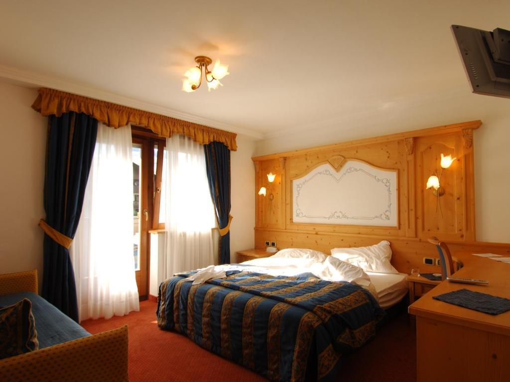 سيلفا دي فال جاردينا Hotel Antares الغرفة الصورة